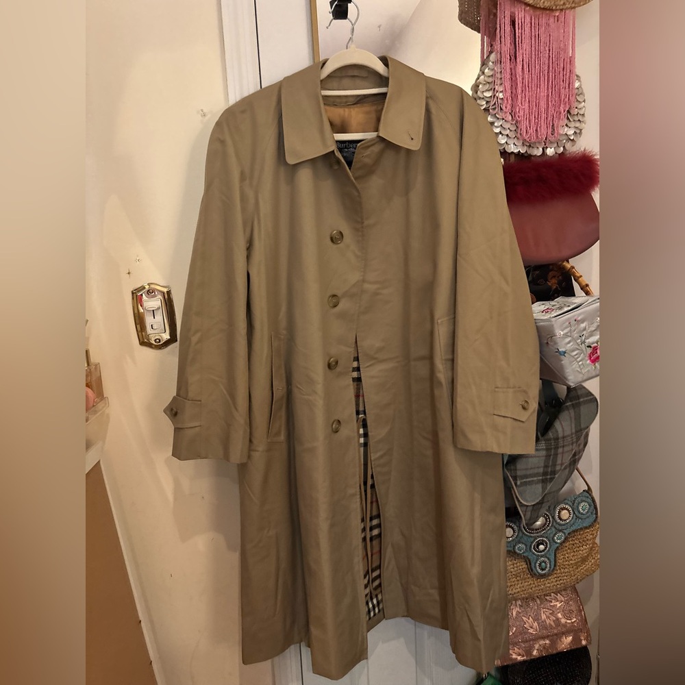Burberry Mid Length Camden Heritage Tan Trench Coat